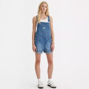 *NWT* LEVI’S Vintage Shortalls/Overall Shorts, XS
